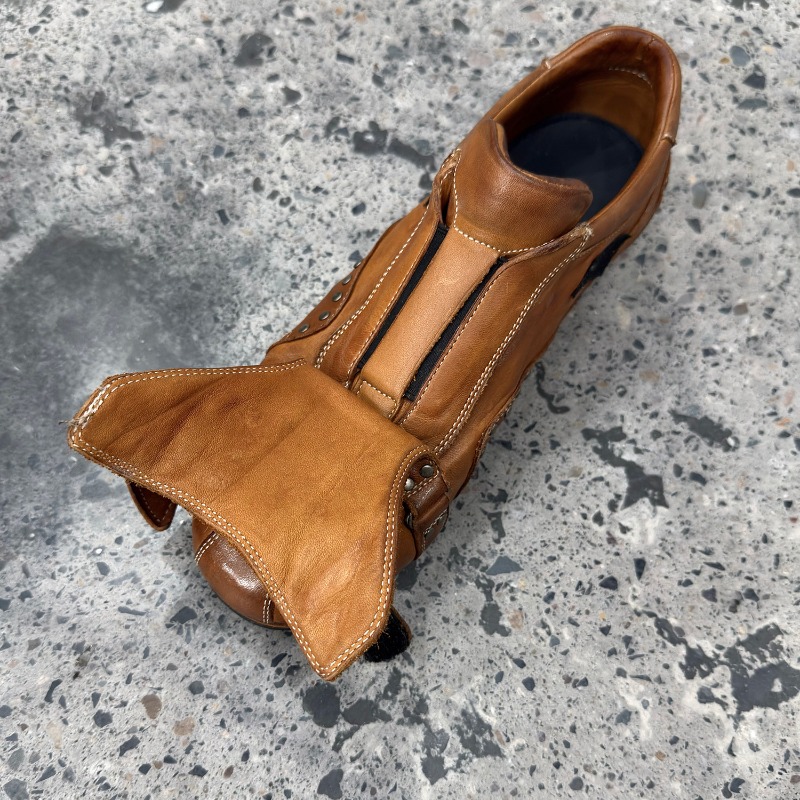 أحذية رجالية يدوية الصنع من ال - مراجعة Leatherwork Training وسعره